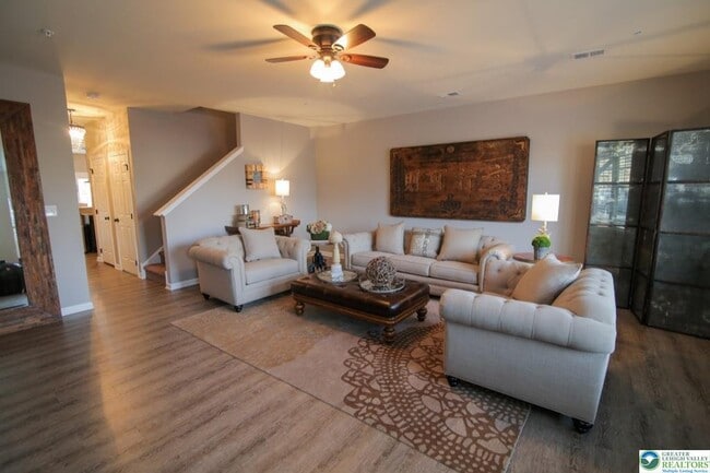 Photo - 617 Linden St