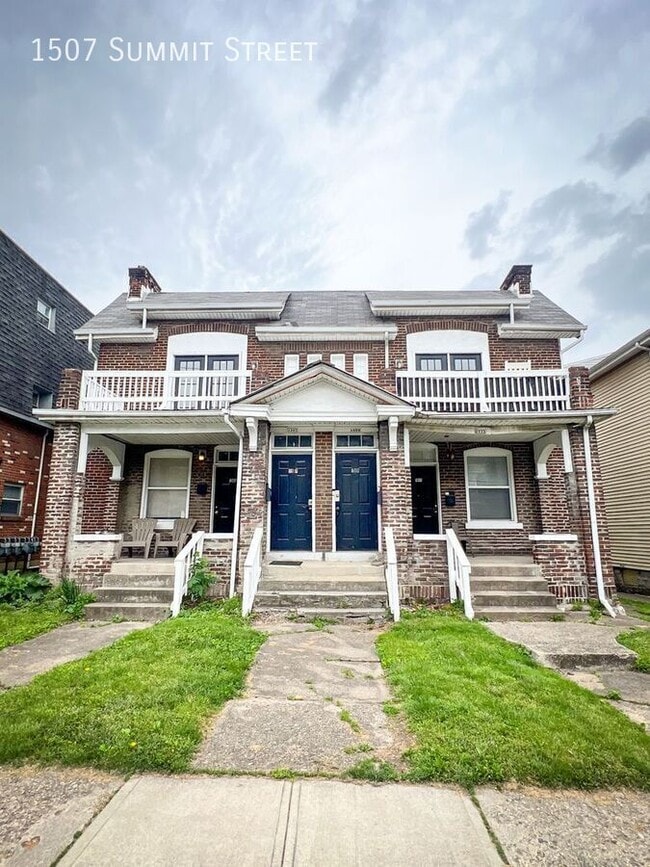 Building Photo - 1507 Summit St