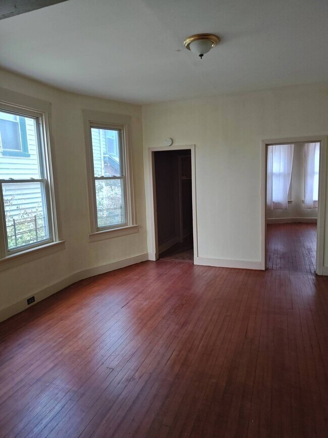 Photo - 118 Winter Ave