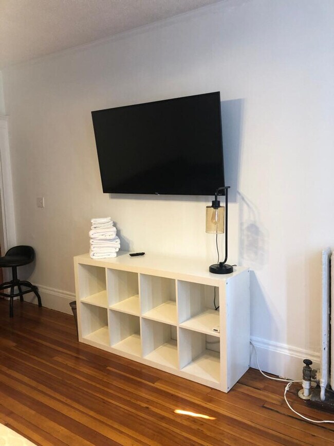 Building Photo - 41 Strathmore Rd Unit ID1355147P