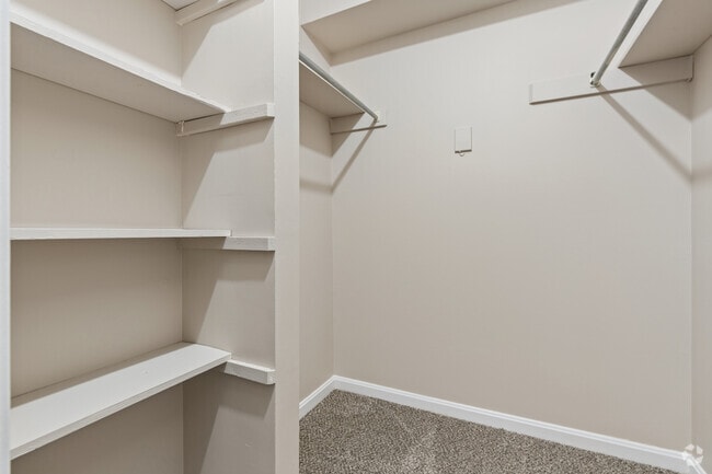 1 habitación, 1 baño - 625 pies cuadrados - Armario