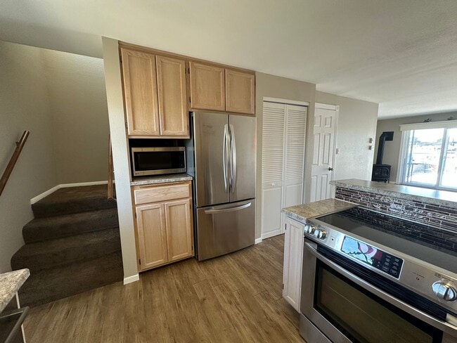 Photo - Move-In Special! 1/2 Month off Rent! 2 Bed 2 Bath Waterfront Condo in Sandy Point