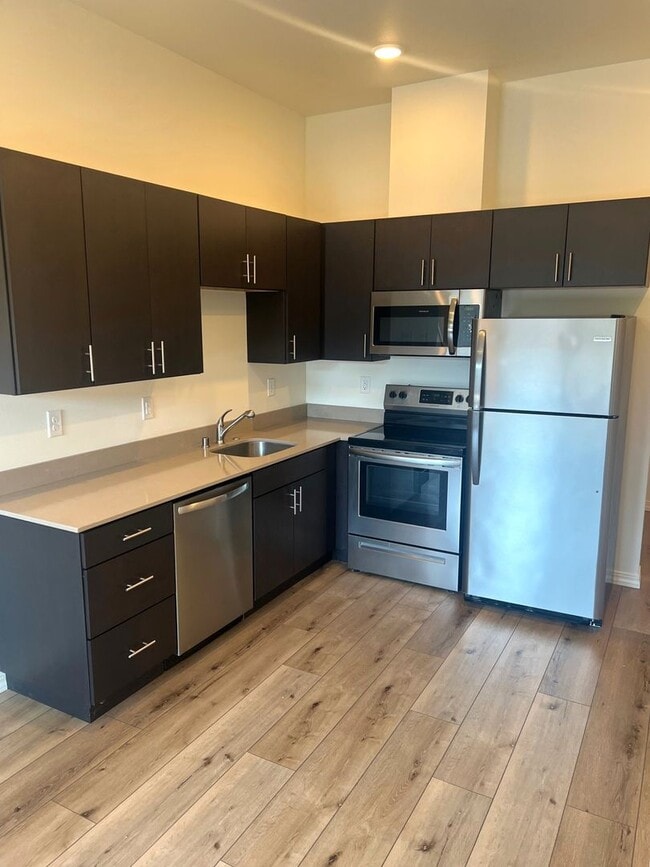 Photo - Evergreen Multiplex Unit Evergreen (104)