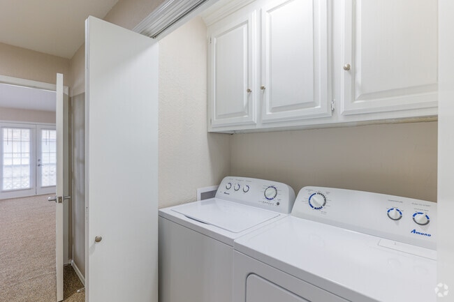 2BD, 2.5BA - 1880SF - Laundry Room