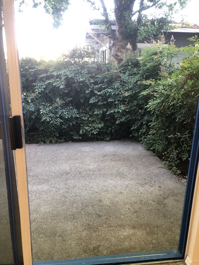 Photo - 103 S 1st St