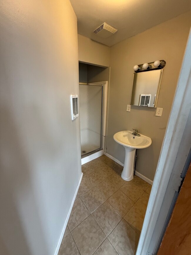 4541 Pulaski ave Unit 2B