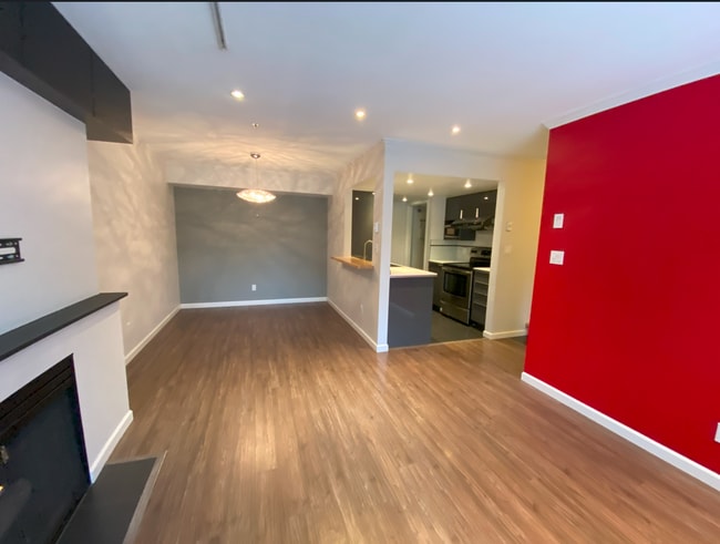 Photo - 2883 East Kent Ave N