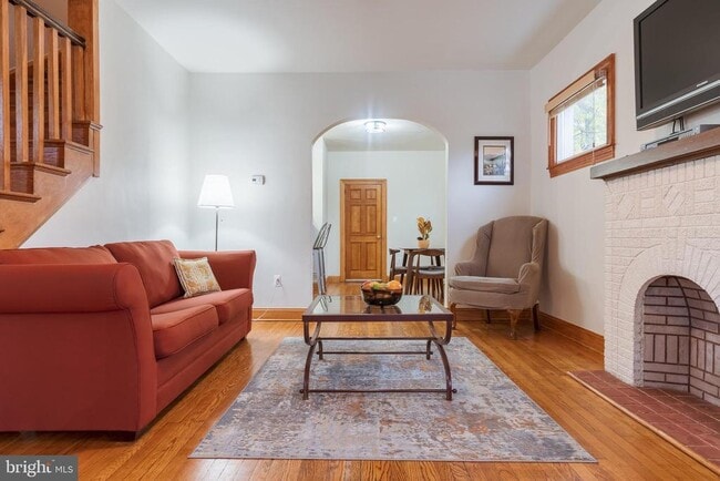 Photo - 3817 22nd St NE