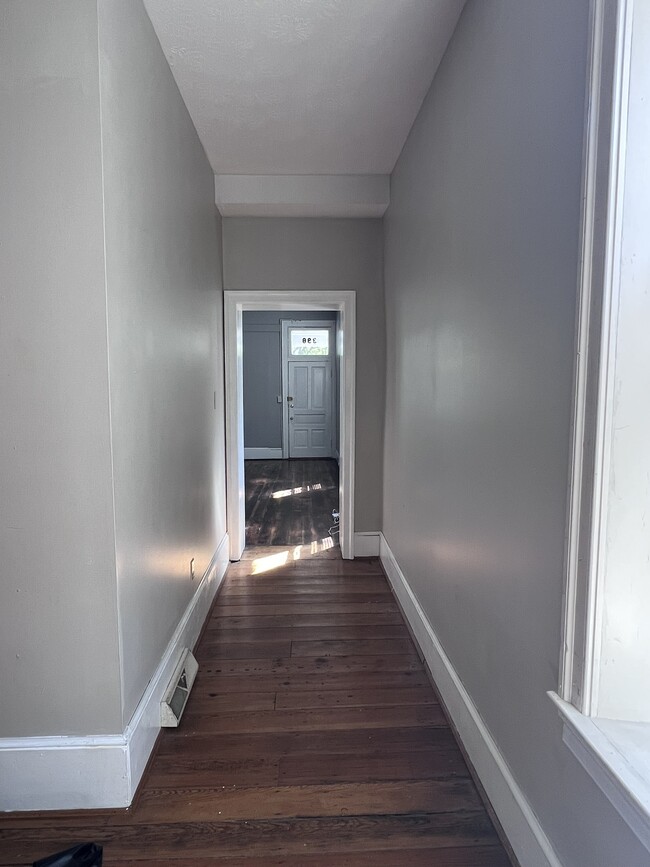 Photo - 398 W Race St