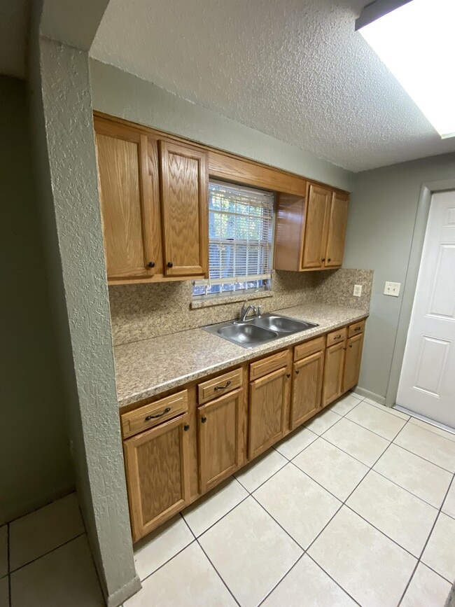 Photo - 7623 John F Kennedy Dr E