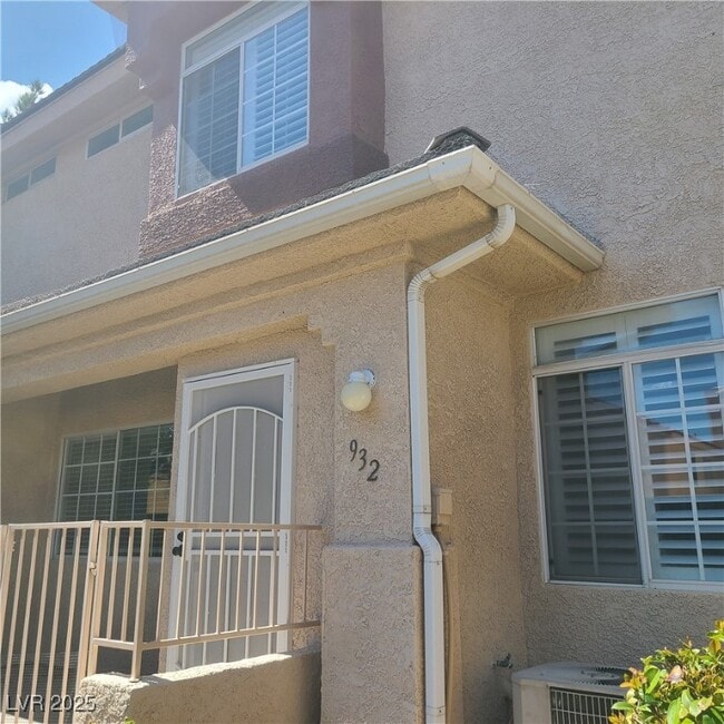 Photo - 932 Dusty Creek St