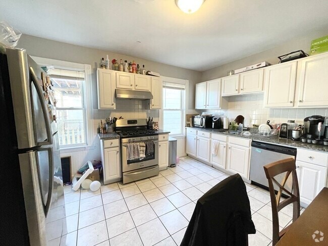 Building Photo - 9 Taft St Unit 3 Rental