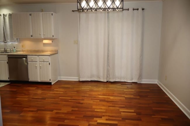 Photo - 3809 W Rollins Rd