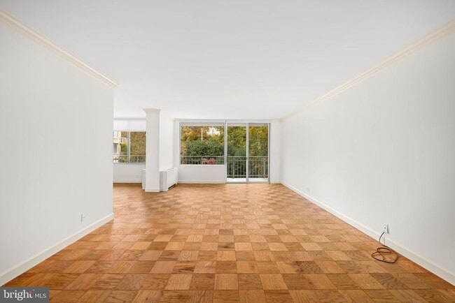 Building Photo - 4100 Cathedral Ave NW Unit 712