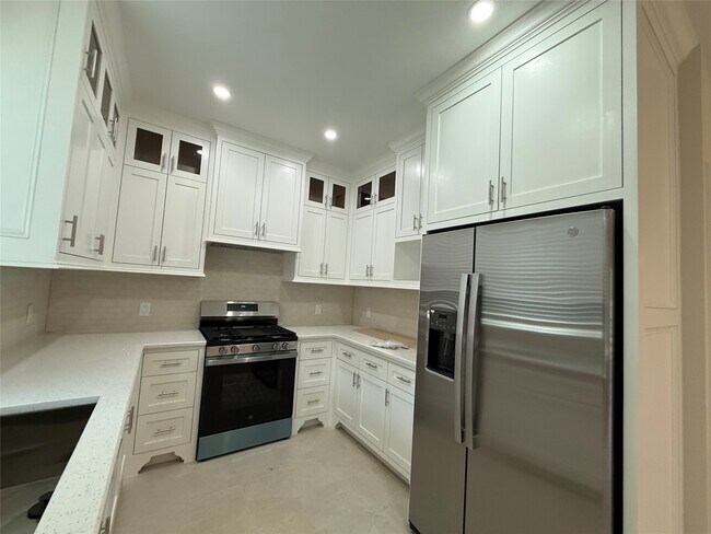 Photo - 623 Munger St