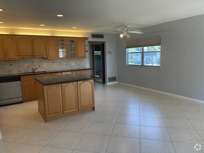 Building Photo - 603 Brittany M Unit 603 Rental