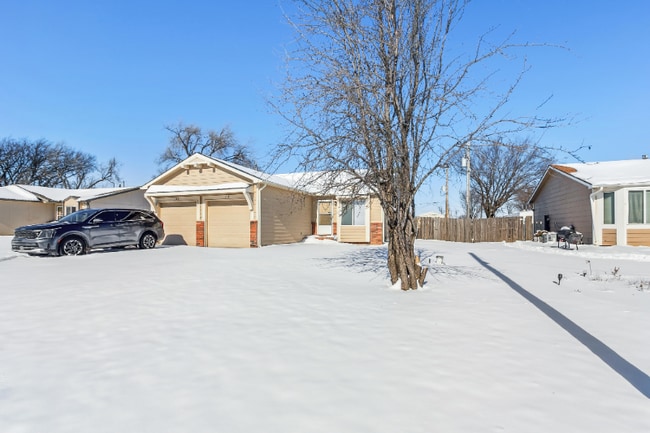 Photo - 318 Harvest Ln