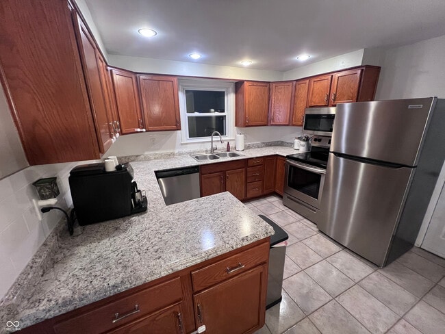 Photo - 1147 Darby Ln