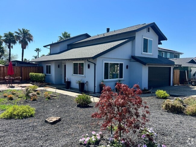 Building Photo - Living on the Lake Rental