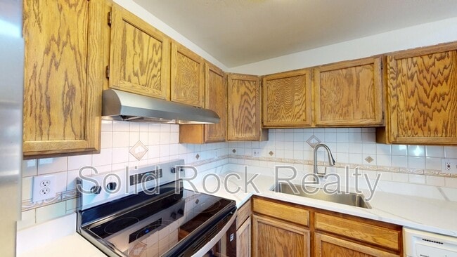 Photo - 935 Greenbrier Dr