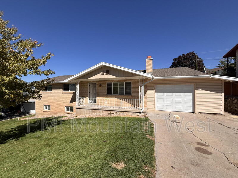 Photo - 1011 Claremont Dr