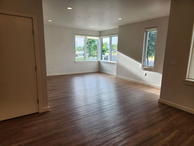 Photo - Ground Floor, Corner Unit 2 Bed/2 Bath Flat - This is a specially designed ADA Unit Unit 103