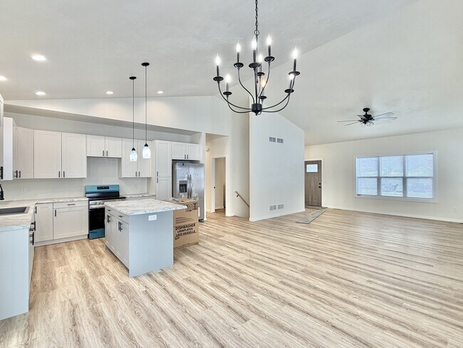 Photo - 3018 Mineral Point Ave