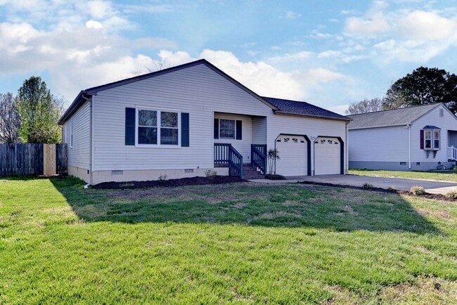 Photo - 910 Charlotte Dr
