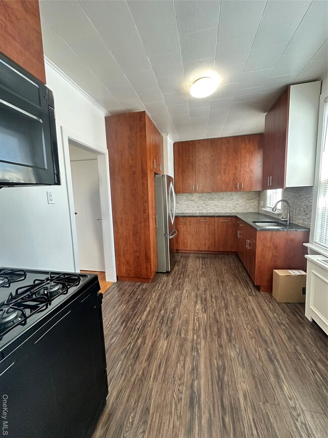 Photo - 60-34 56th Rd Unit 2