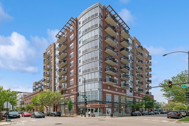Building Photo - 1201 W Adams St Unit 811 Rental