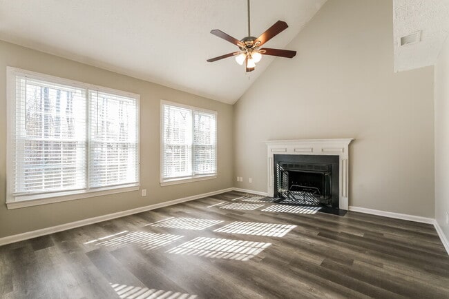 Photo - 1070 Hunters Creek Ct