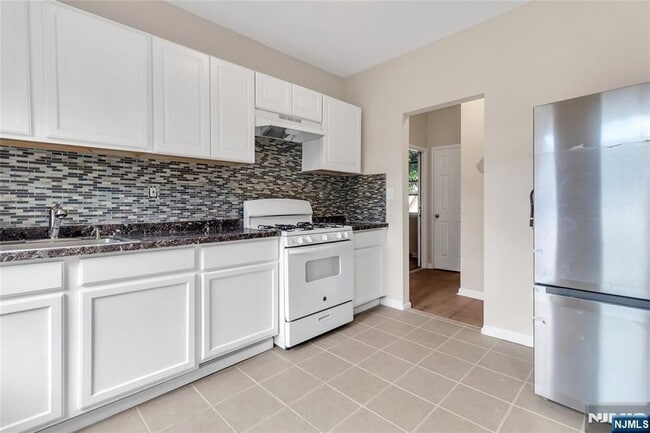 Photo - 247 Duane St Unit 1