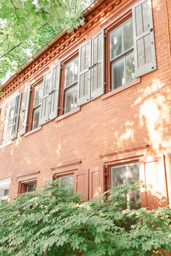 Photo - 17 N Plum St
