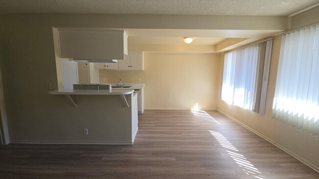 Photo - 1001 E Stearns Ave Unit 14