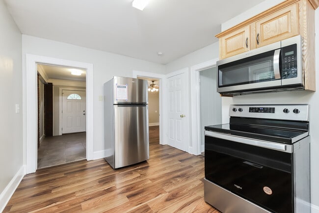 Photo - 3030 Walnut Ave