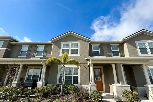 Luxurious 3/2.5 Modern Townhome with a Pri... - Luxurious 3/2.5 Modern Townhome with a Pri...