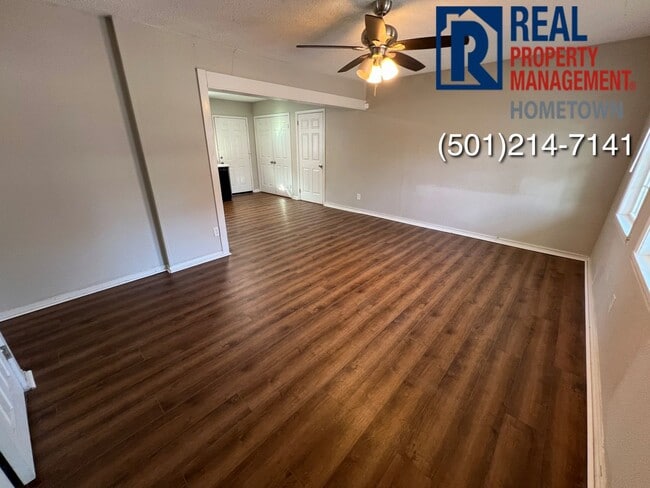 Photo - 300 N Bailey-