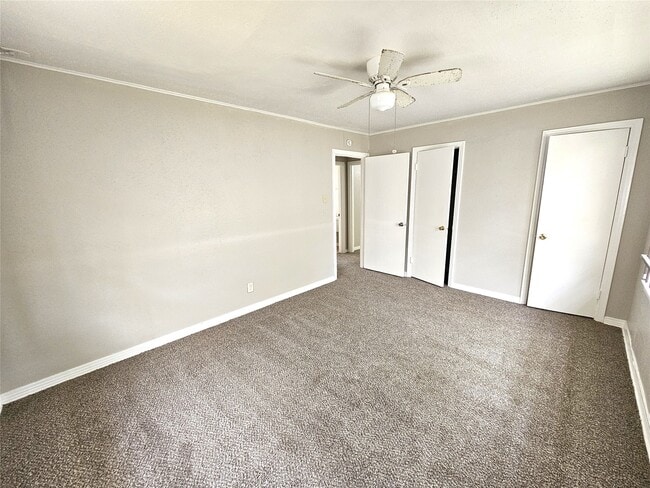 Photo - 5902 Pershing St