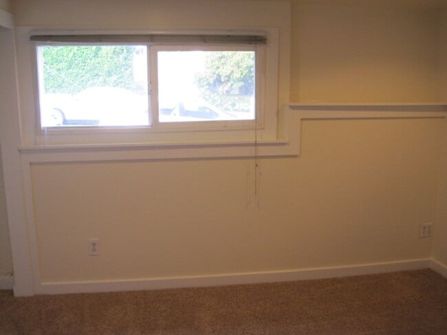 Photo - Live in Wallingford and Be Close to Everything! Unit 1-C