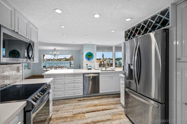 844 East Dr