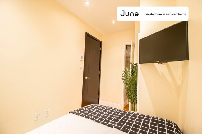 Photo - Room in Shared 5 bed/2 bath home Unidad E