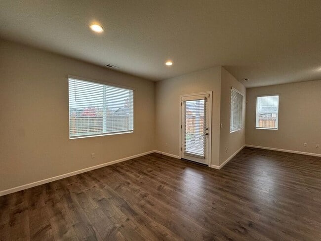 Photo - 5012 49th Ave NE