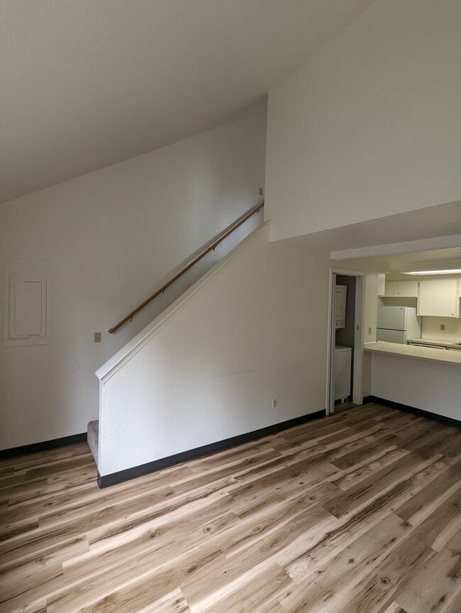 Photo - 615 Division St NW