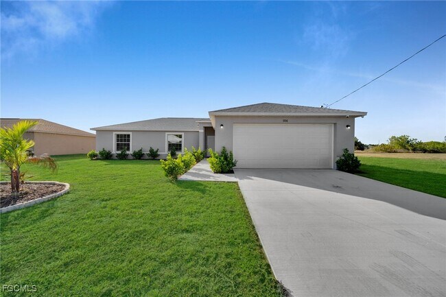 Building Photo - 1106 NE 11th Ave