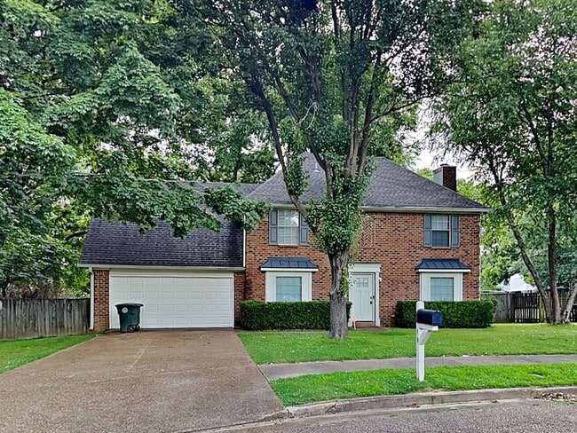 Building Photo - 5913 Sycamore Manor Cove