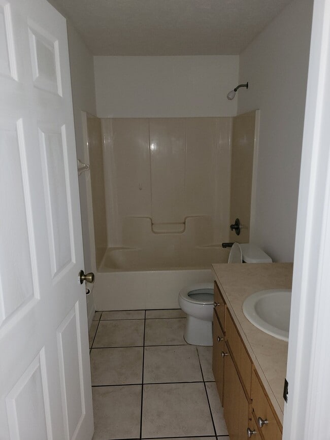 706 NE 27th St Unit 706