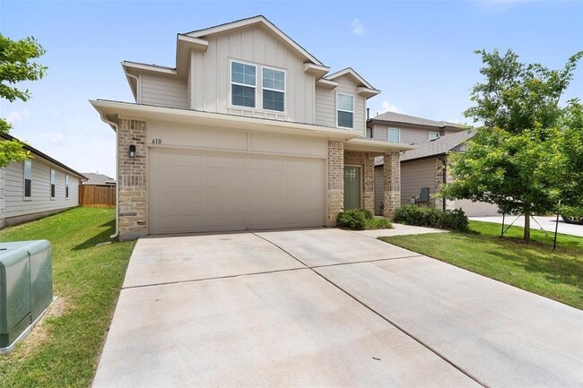 Photo - 610 Roaring Fork Ln