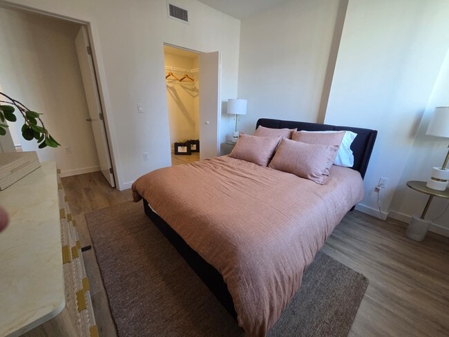 Photo - 751 E 28th St Unit B1