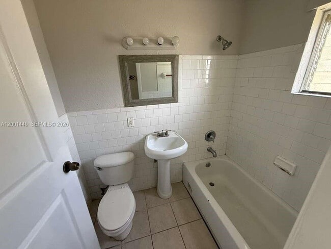 Photo - 817 NW 10th St Unit 2