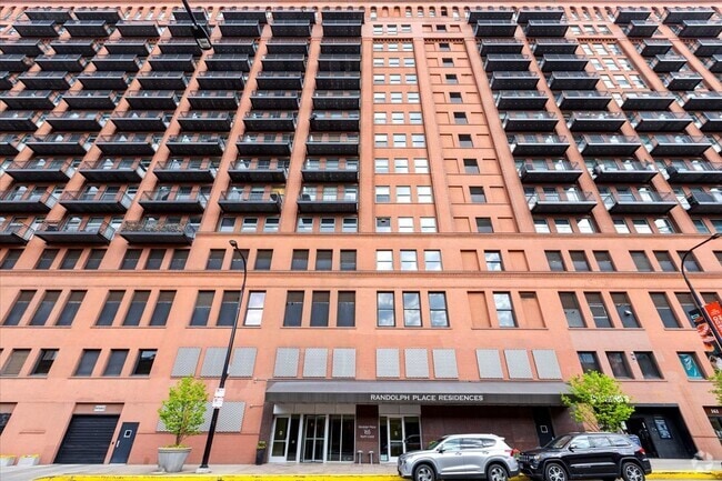 Building Photo - 165 N Canal St Unit 1304 Rental